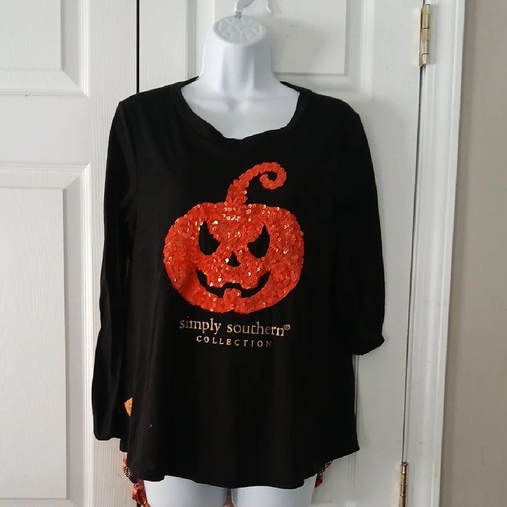 Simply Southern Black Halloween Sequin Pumpkin high low Top Sz M EUC
